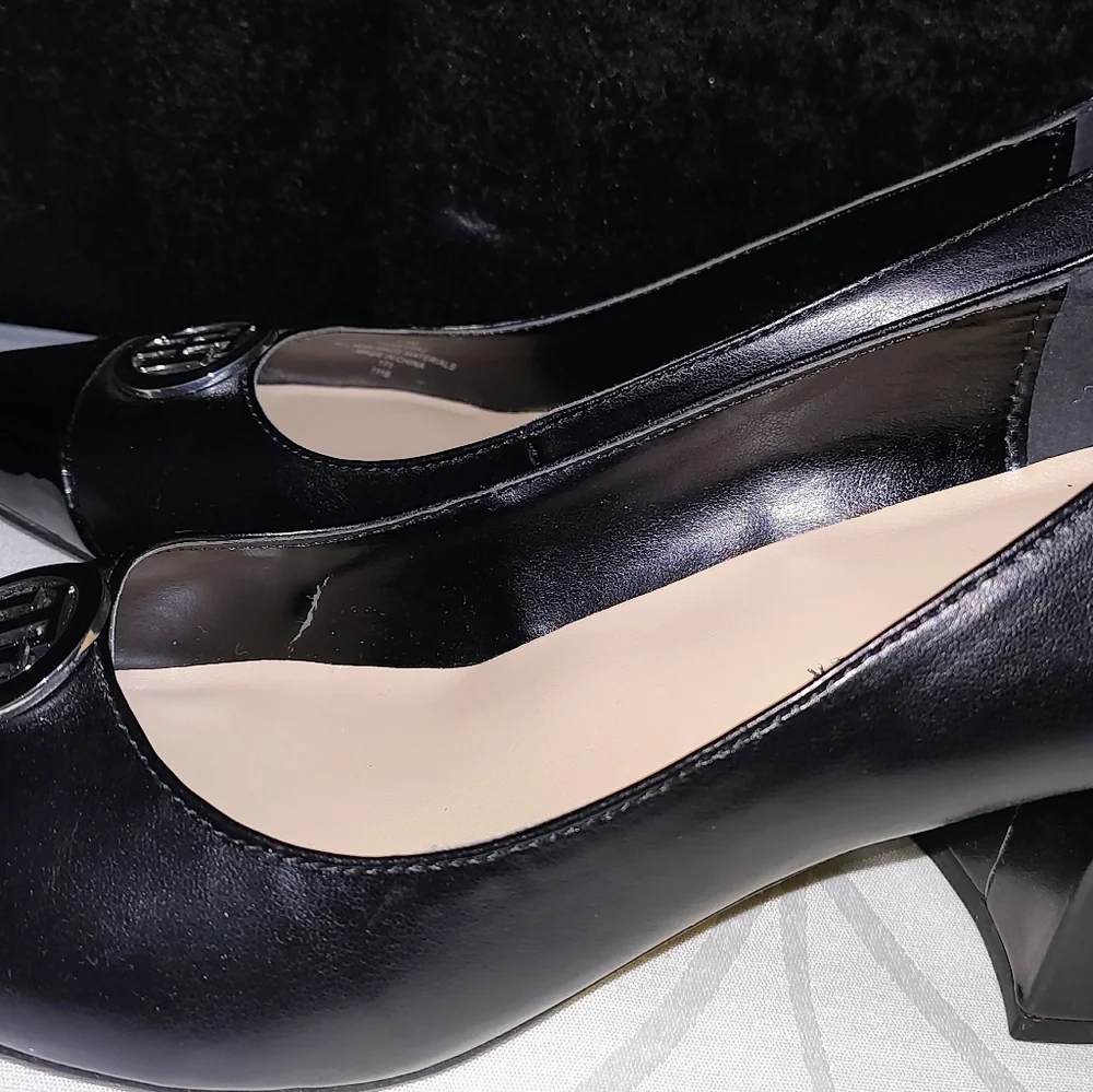 Tommy Hilfiger Women's Black Pumps with silver heel trim Size 6.5 - Picture 15 of 16